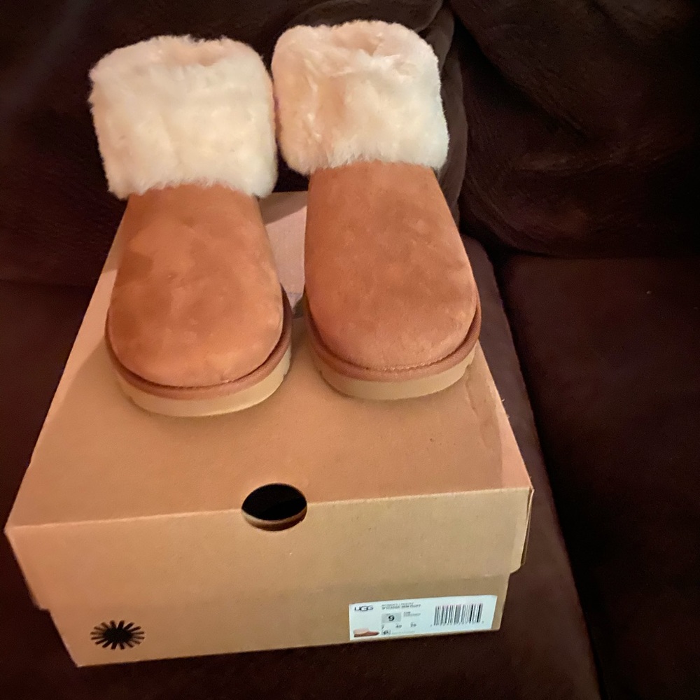 🎈SOLD🎈UGG CLASSIC MINI FLUFF